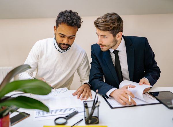 Responsable de communication à l'international. Maîtrise de l'anglais. à Villefranche sur Saône